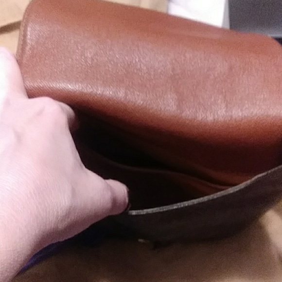 Louis Vuitton purse w/ adjustable strap Authentic - Picture 3 of 6